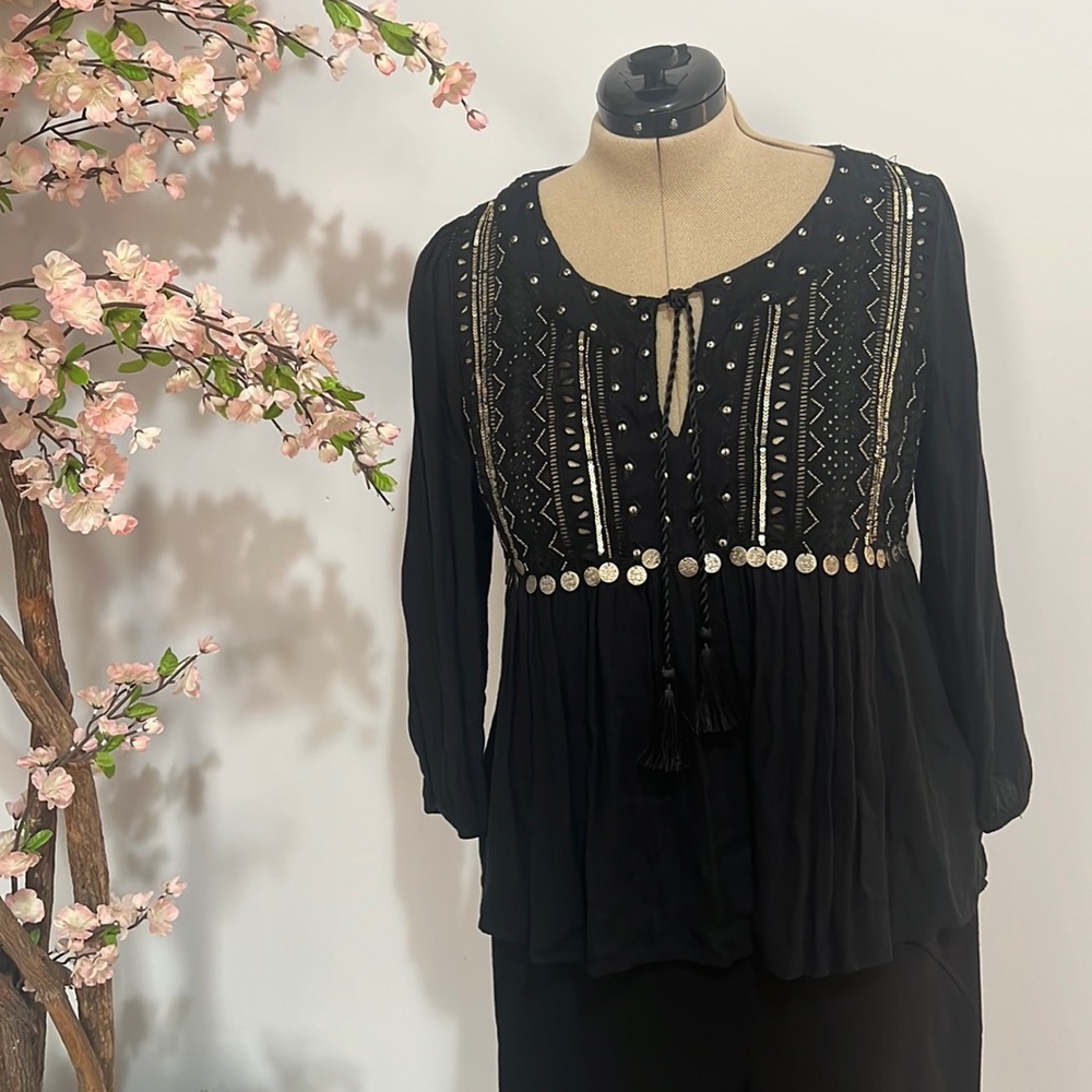 Abercrombie & Fitch black blouse